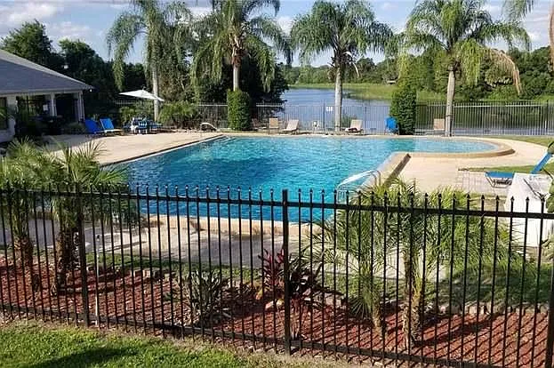 3 bed, 1114 sqft, $2,050 — Photo 4