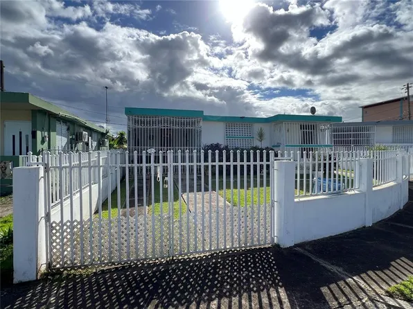 C 10 Rafael Gomez, Las Piedras, PR 00771