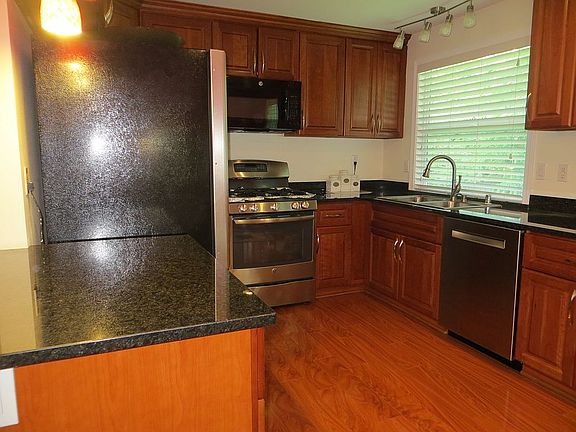 3rd image of 22967 NE 26th Pl