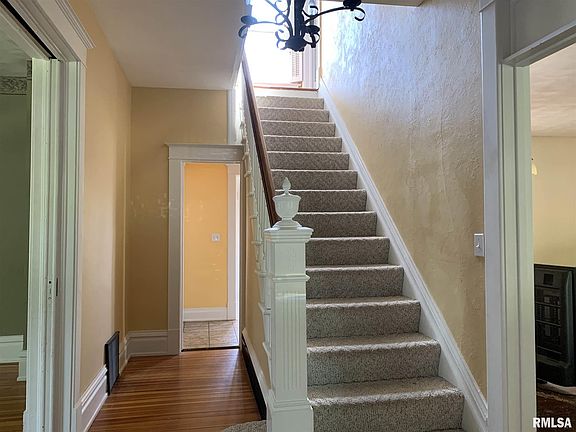 5th image of 114 N College Ave