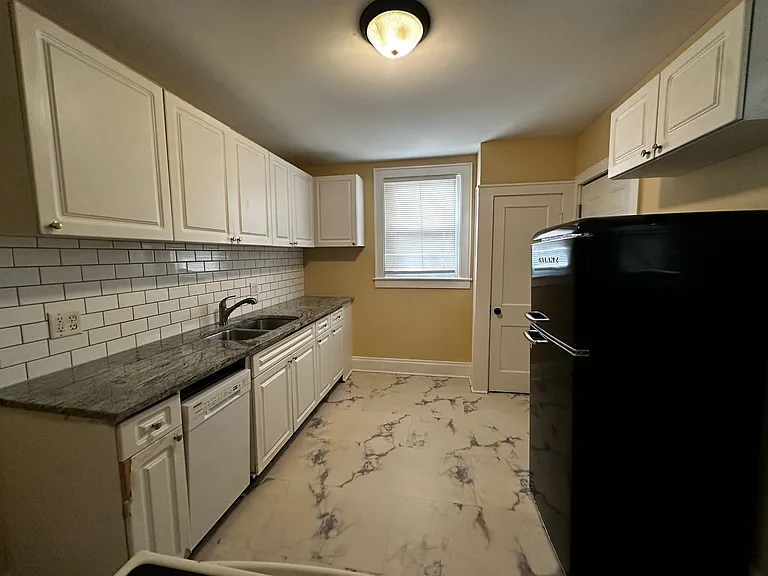 547 E Deshler Ave — Photo 11