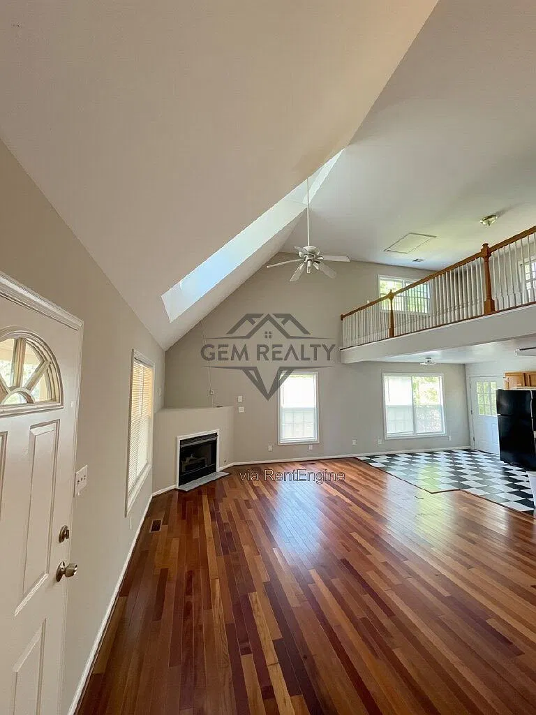 3 bed, 2.5 bath, 1714 sqft, $2,500 — Photo 3