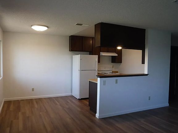 5th image of 2332 Wilson Ave APT B