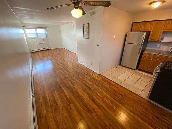 4th image of 24-18 36th St #3B