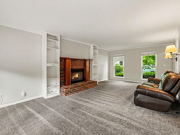 4th image of 3221 Taylor Creek Dr