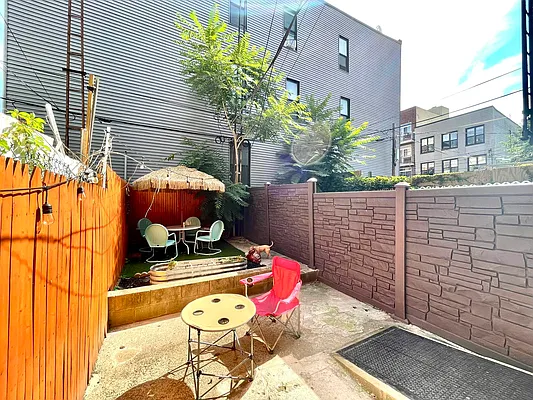 Rented by Pear NYC LLC | media 47