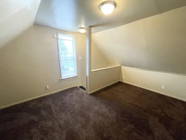 29 Iowa St — Photo 9