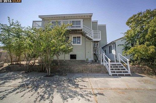 3rd image of 924 Idlewood Cir
