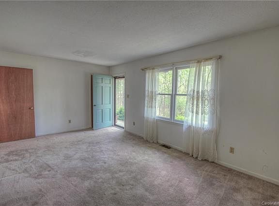 5th image of 205 Green Acres