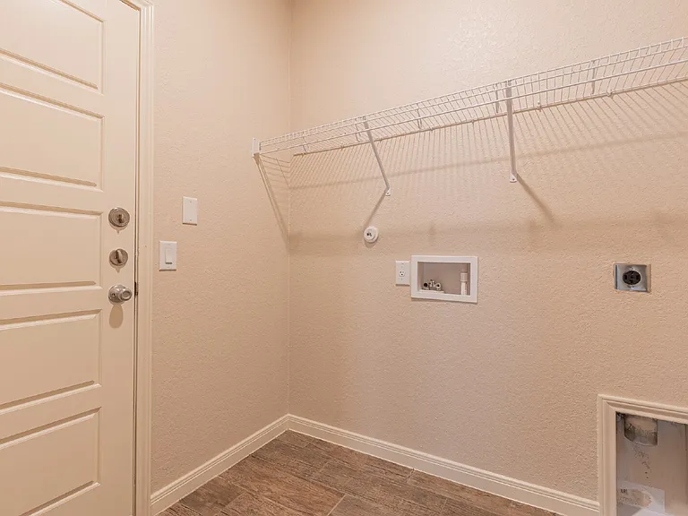 746 Farmers Dell — Photo 36