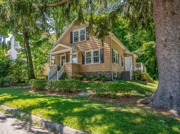 33 Governors St, Worcester, MA 01606