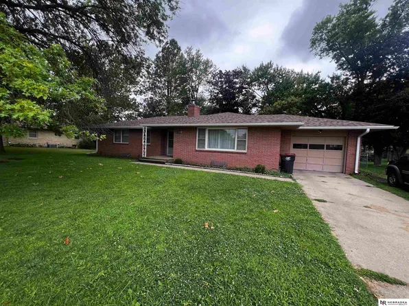 1315 N 14th St, Beatrice, NE 68310