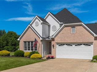 13 Nantucket Row, Rocky River, OH 44116