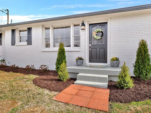 302 24th St, Old Hickory, TN 37138