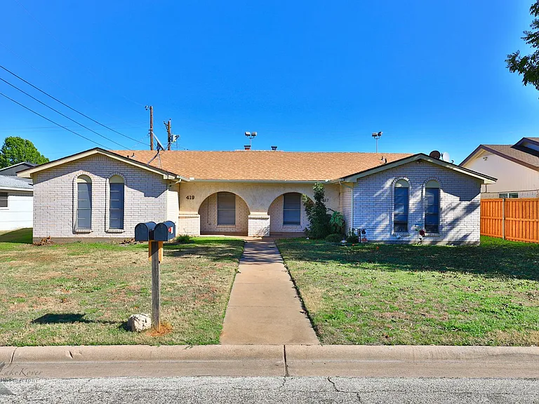 419 Somerset Pl — Photo 2