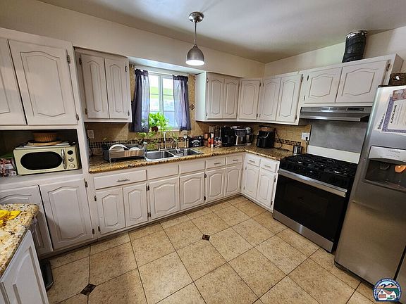 5th image of 1215 Ivy St