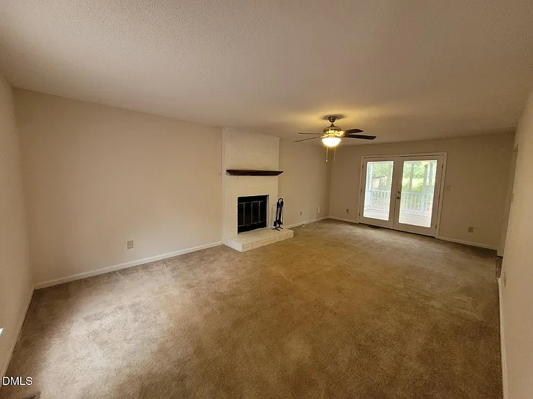 104 Corgy Dr — Photo 4