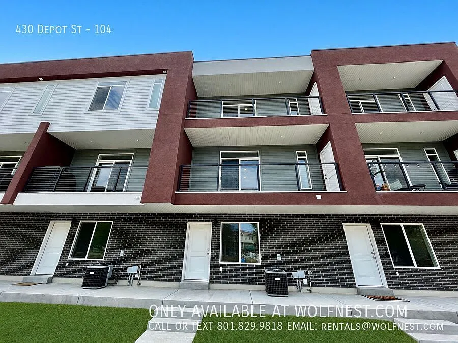 430 E Depot St #104