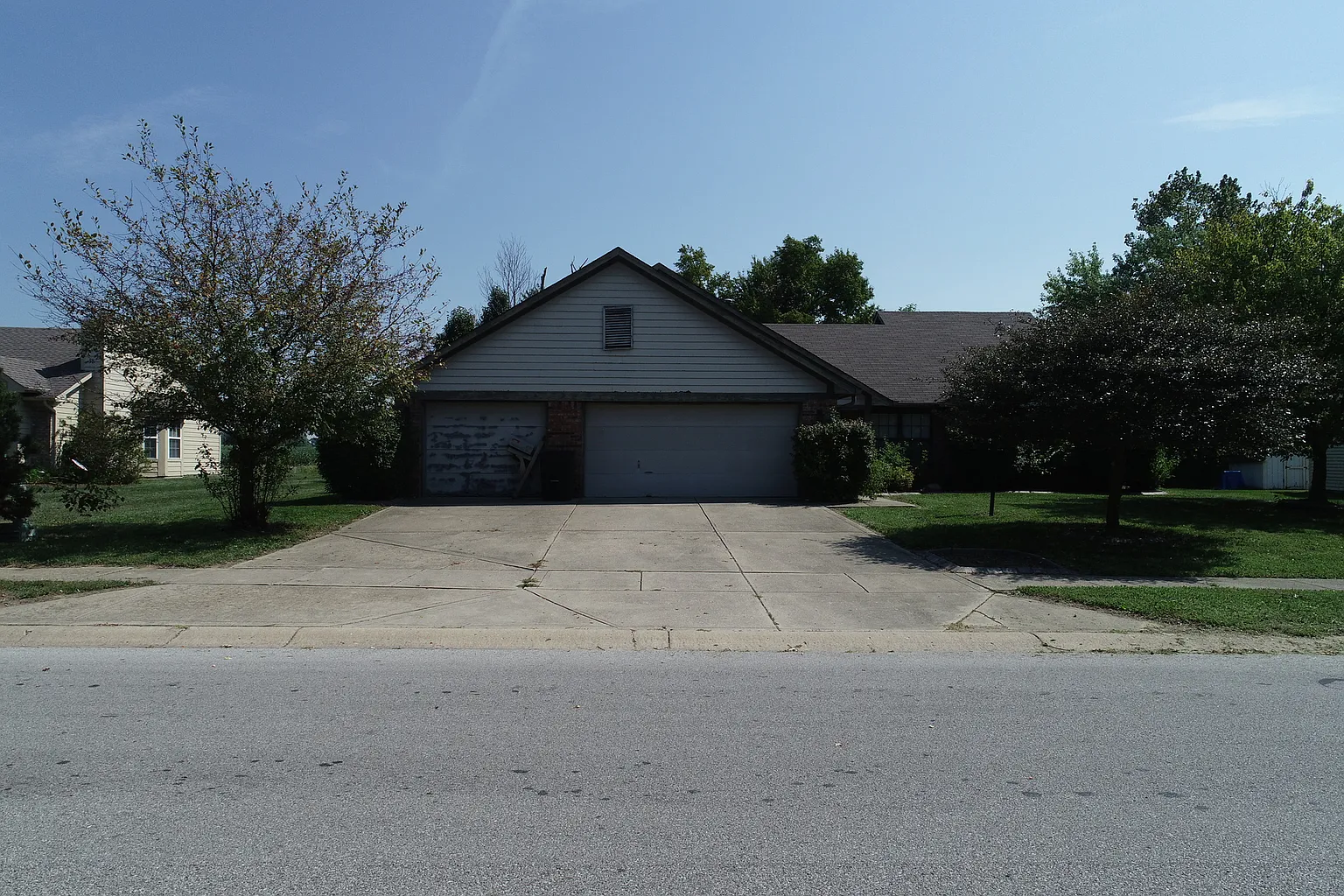 1021 Honeysuckle Dr photo 1