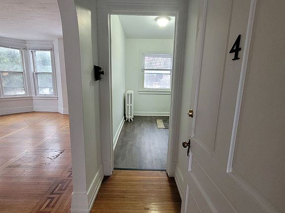 2nd image of 408 W Bancroft St APT 4