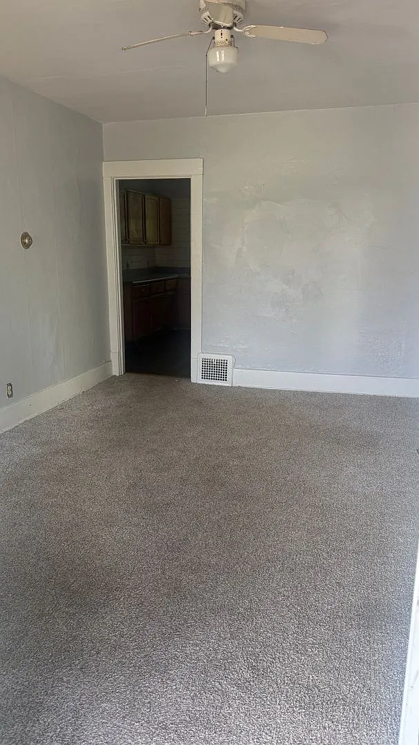 343 Russell St — Photo 4