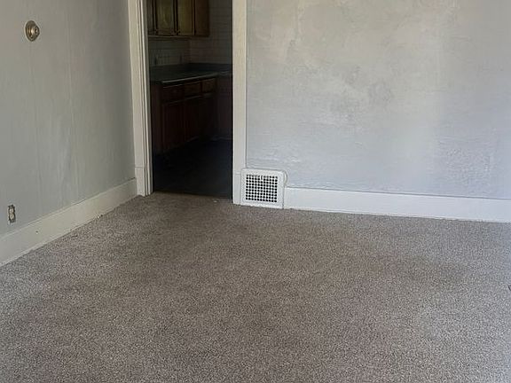 4th image of 343 Russell St