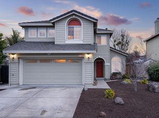 2118 Lansbury St, Santa Rosa, CA 95404