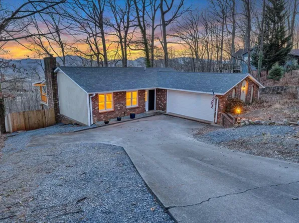 778 Shirley Rd, Salem, VA 24153