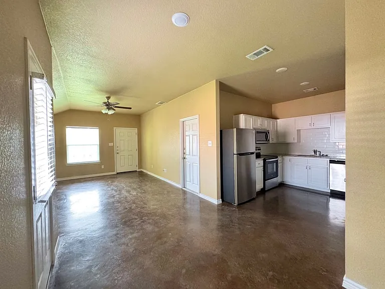 106 W Kathey Rd #B — Photo 13