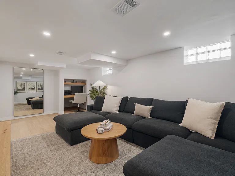 511 Coolidge Rd — Photo 32