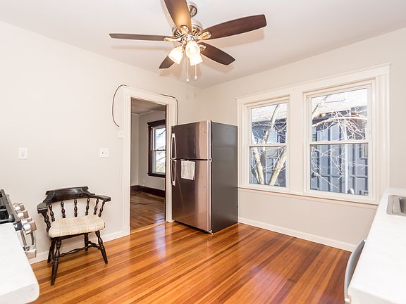 4th image of 52-54 Putnam St #2