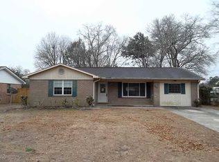 135 E Edgefield Dr, Summerville, SC 29483