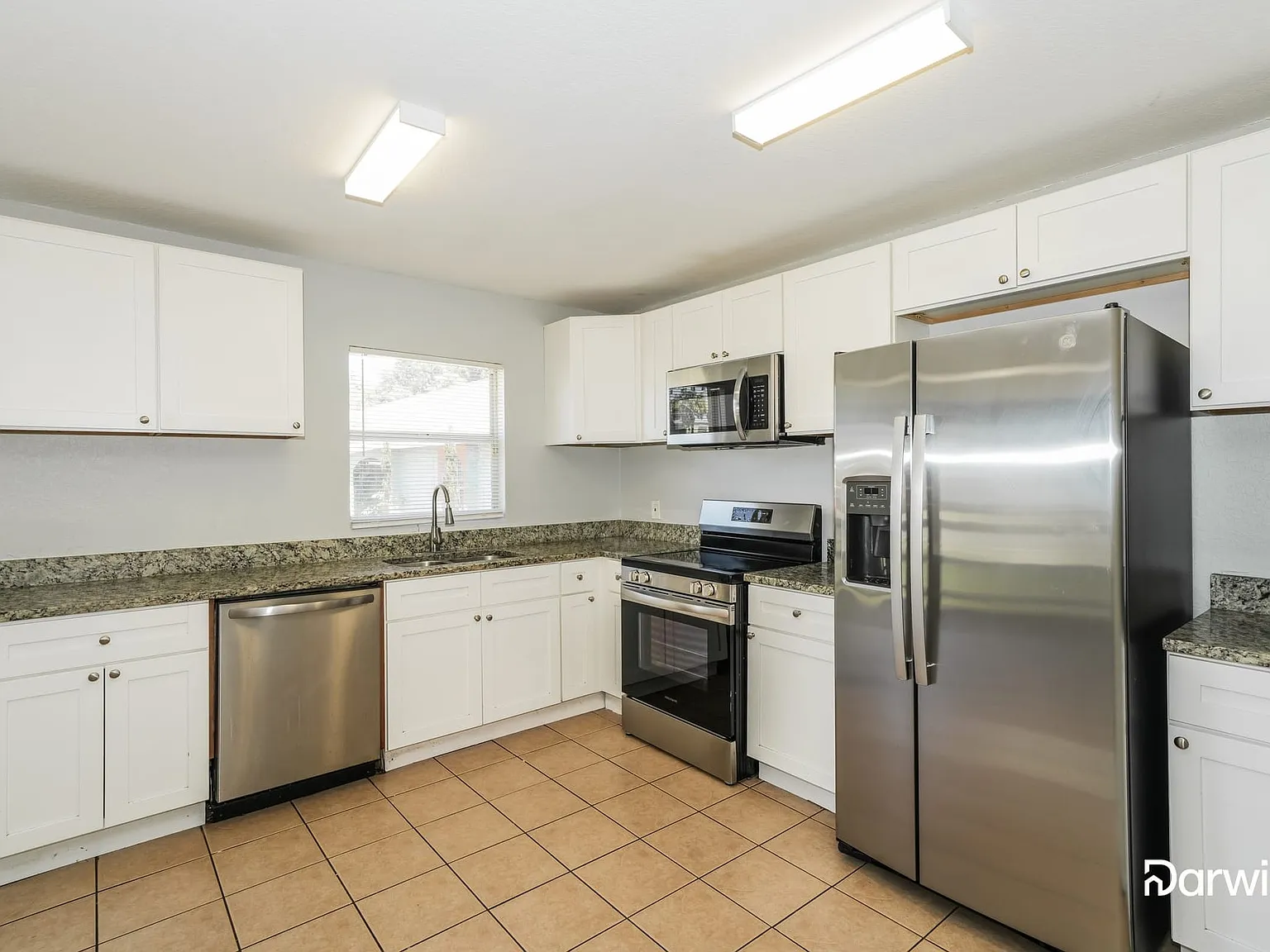 4 bed, 2.0 bath, 1600 sqft, $1,965 — Photo 3