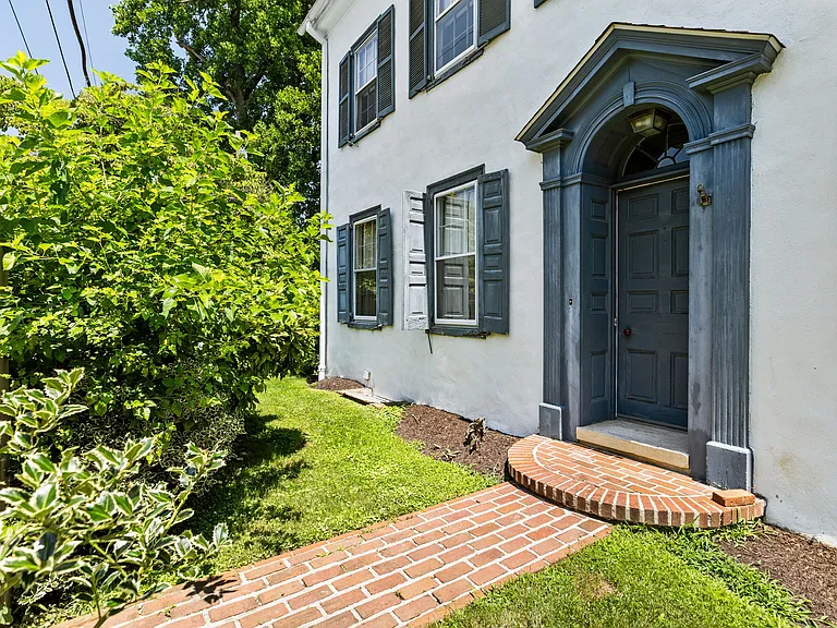 571 N Newtown Street Rd — Photo 8