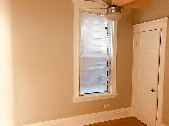 4th image of 3434 N Oakley Ave #1BX