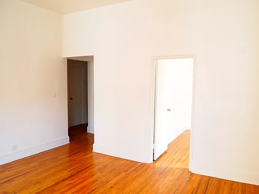 Rented by Bohemia Realty Group | media 7