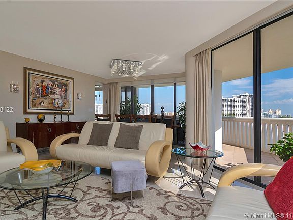 4th image of 1000 Island Blvd Unit 709
