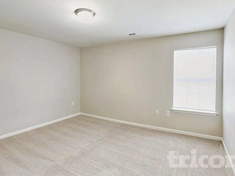 2216 Gooseberry Rd — Photo 10