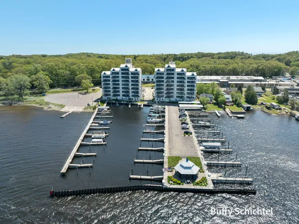 2964 Lakeshore Dr Unit W204, Muskegon, MI 49441