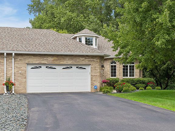 3rd image of 10426 Eagle Pointe Cir