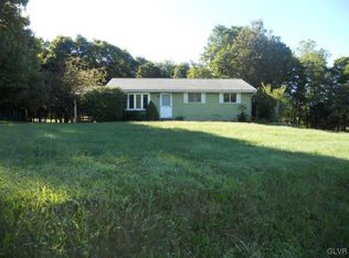 6662 Memorial Rd, New Tripoli, PA 18066