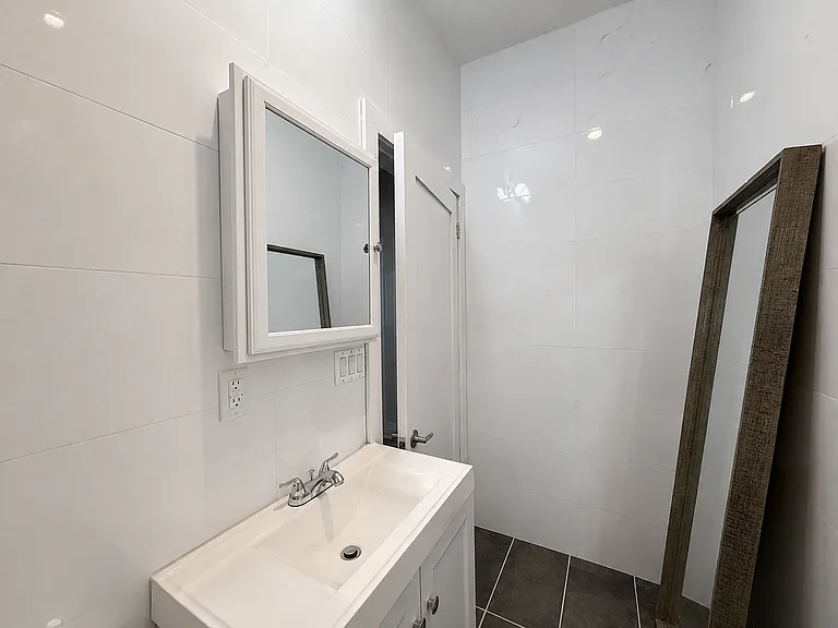 1070A Dekalb Ave #3R — Photo 11