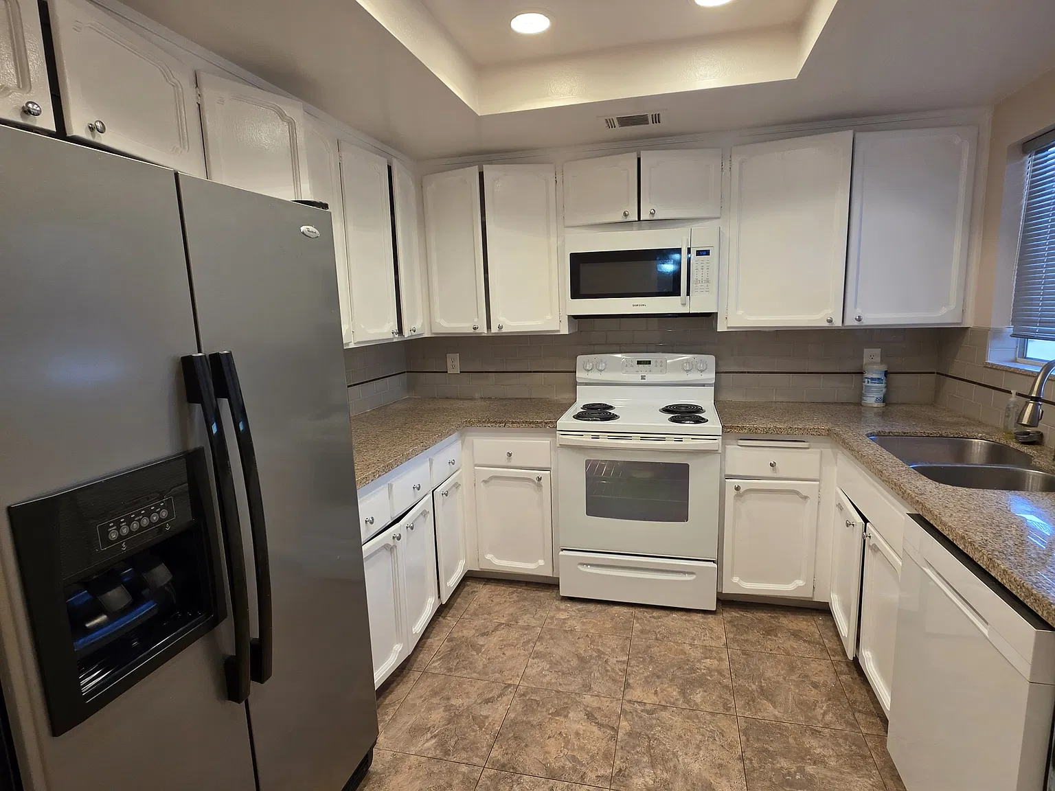 2 bed, 1358 sqft, $3,300 — Photo 3