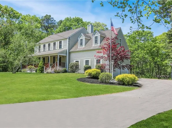 46 Blue Ridge Dr, Charlestown, RI 02813