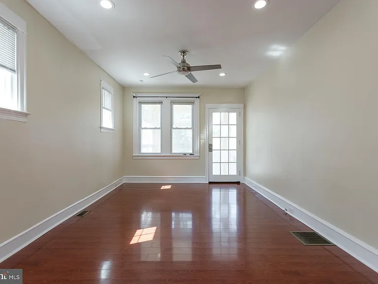 1213 Friendship St — Photo 4