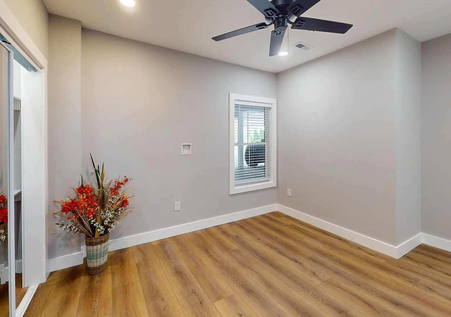 Modern Townhomes Near UTK | 26 Bedroom Floor Plans + Rooftop Patios — Photo 4