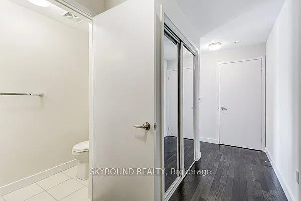 Trafalgar Landing — Photo 3