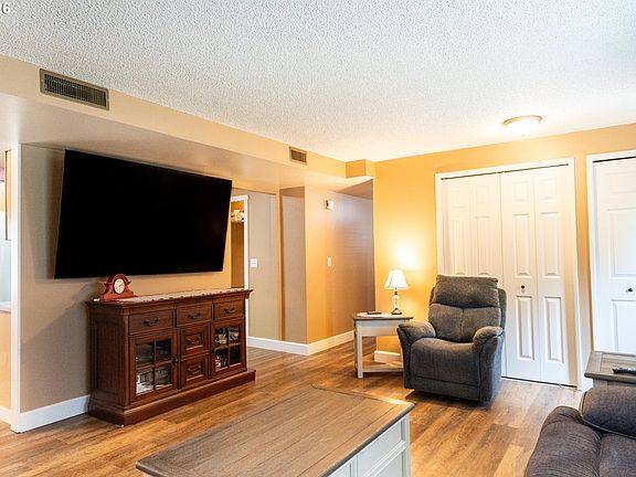 5th image of 5209 G St
