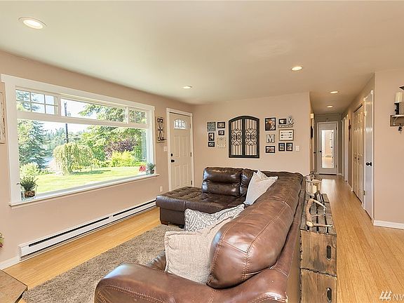 3rd image of 17605 65th Dr NW