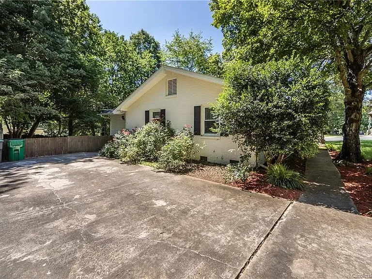 5875 Wedgewood Dr — Photo 22